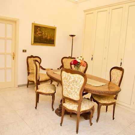 לינה וארוחת בוקר נאפולי La Terrazza Di Dante מראה חיצוני תמונה