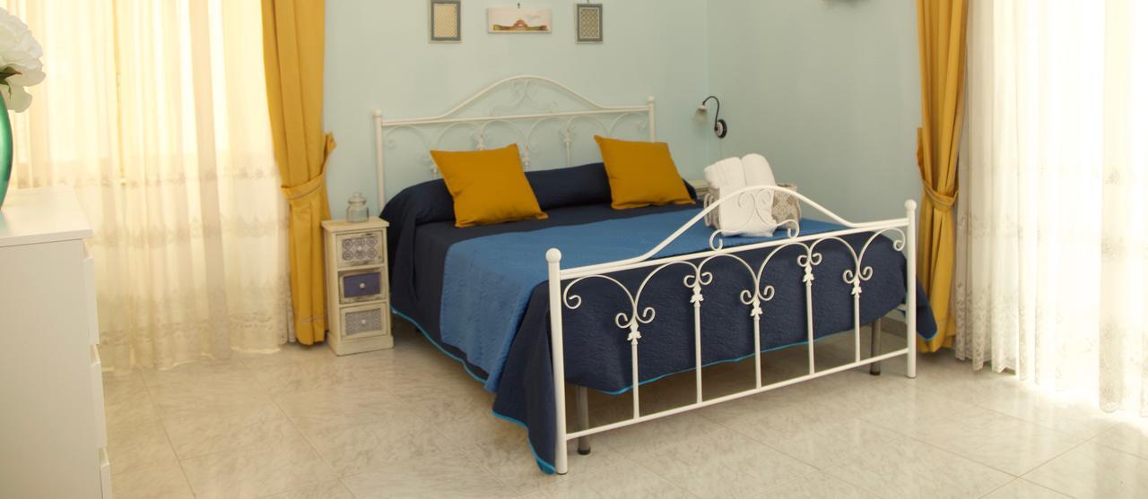 לינה וארוחת בוקר נאפולי La Terrazza Di Dante מראה חיצוני תמונה